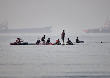 A new exchange of fire with Iran in the Gulf tests the fragile ceasefire
