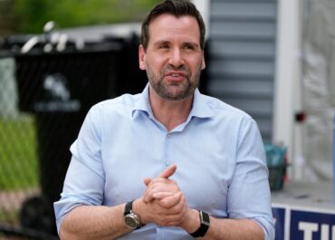 Iowa Democrats to settle a tense Senate primary