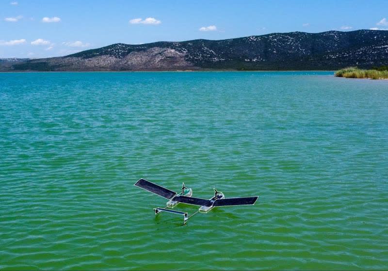 This MIT robot flies through the air then dives underwater using the same wings