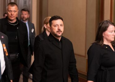 Senate takes first steps on Russian sanctions after meeting with Zelenskyy