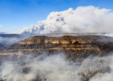 Oregon fire looms near town as fourth firefighter dies weeks after Colorado blaze