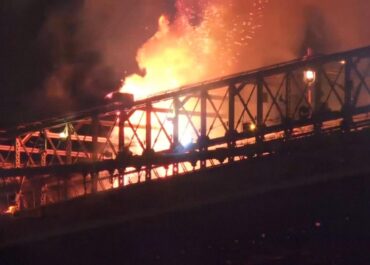 Fire breaks out on Brooklyn Bridge during New York’s fireworks show
