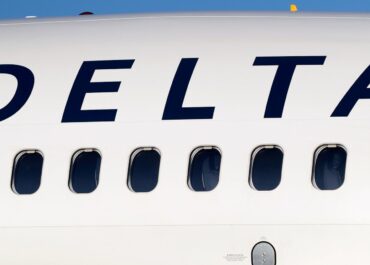 Delta pilot reports a close encounter with a July Fourth firework before landing in Chicago