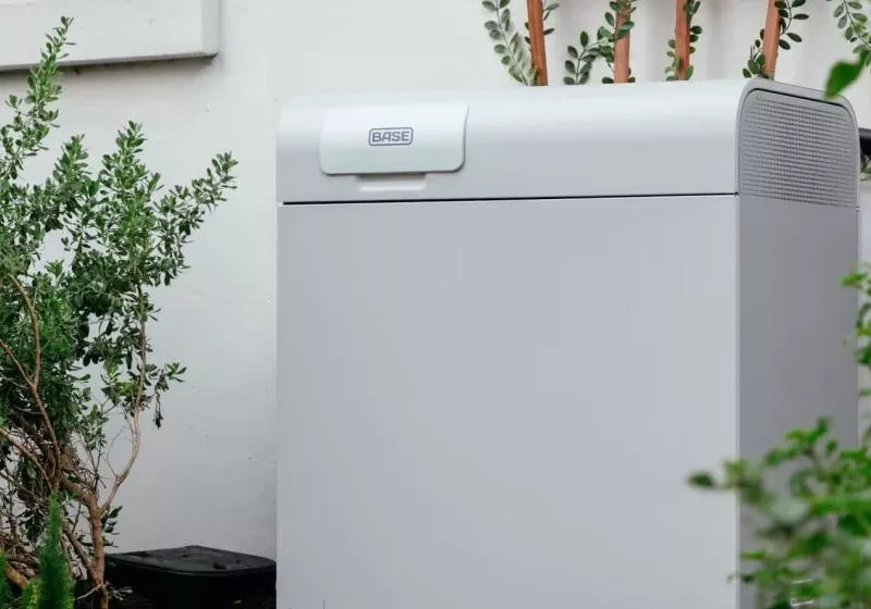 Michael Dell's son and a SpaceX alum want to put battery storage in every backyard