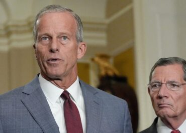 Senate approves funding bill to avoid a shutdown before the election