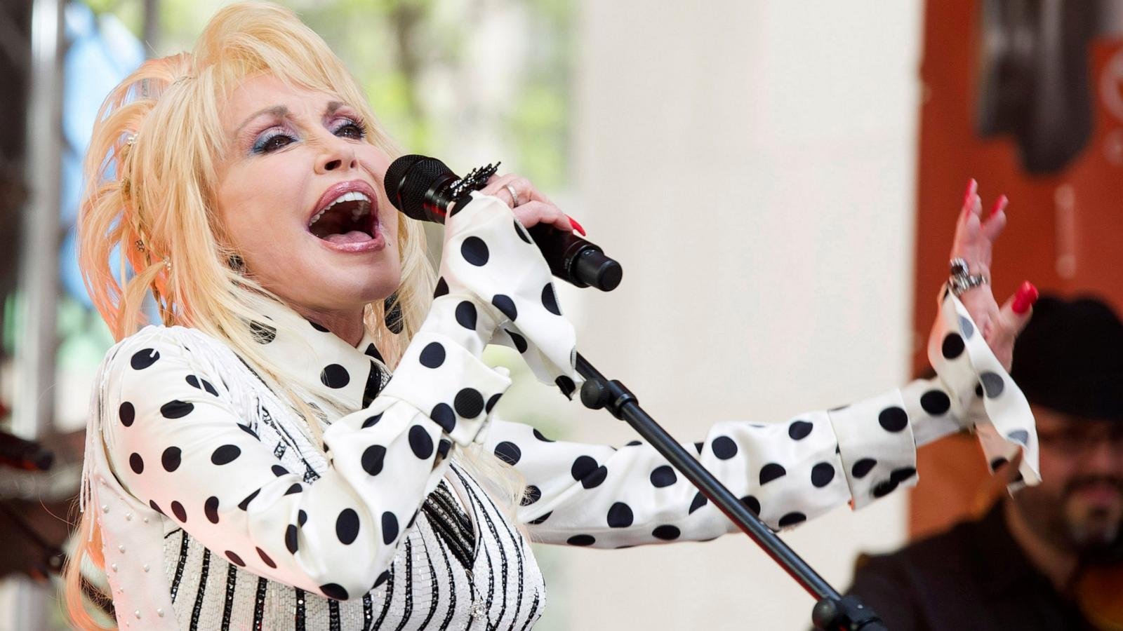 Was Dolly Parton a feminist? She wouldn’t say it, but fans heard it — in her life and her lyrics