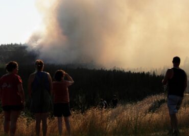 Wind-driven wildfire prompts evacuations in eastern Washington