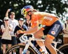 Vollering pips Niewiadoma to seal dramatic road race world title