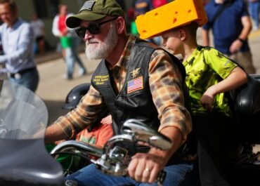 Midterm elections head into the home stretch as candidates hit Labor Day events