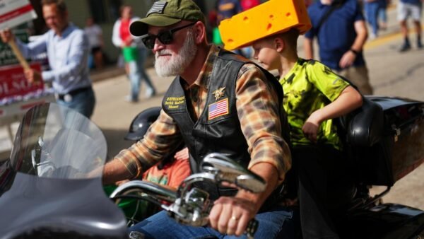 Midterm elections head into the home stretch as candidates hit Labor Day events