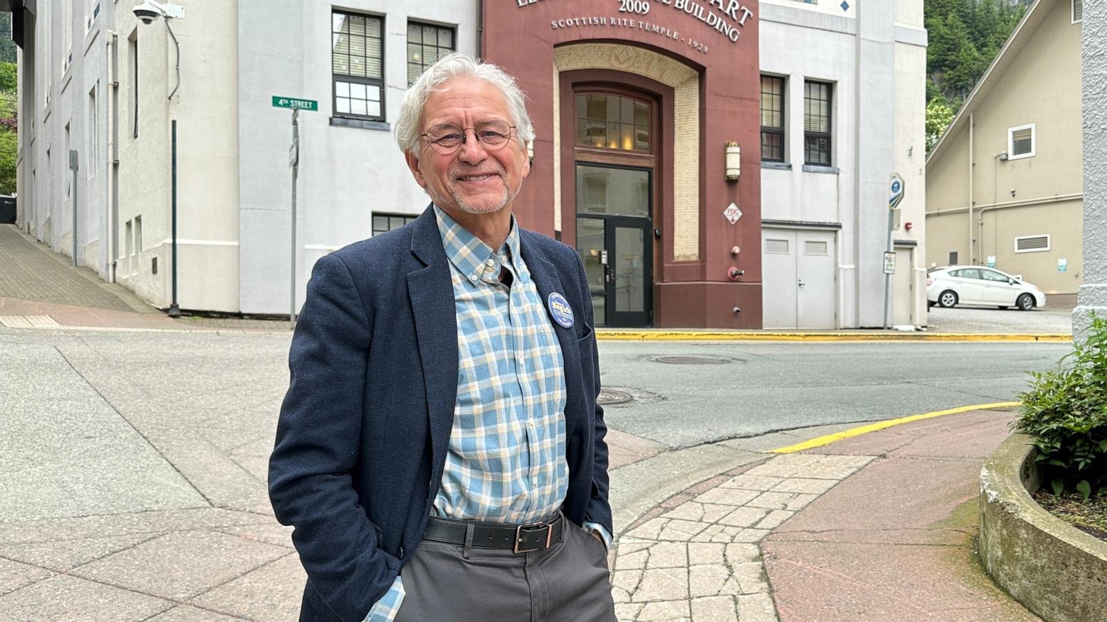 Democrats aim to unite behind one candidate in Alaska governor's race as they hope to flip the seat